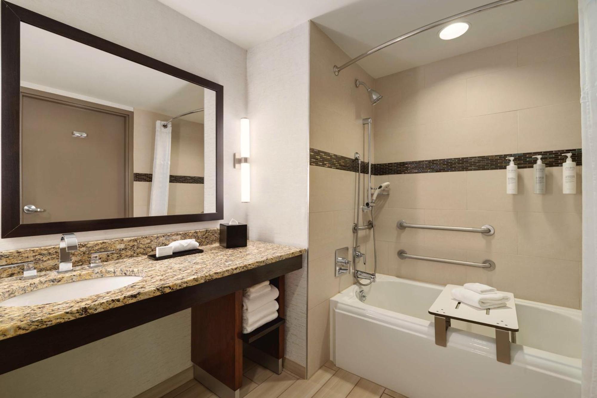 Embassy Suites Chattanooga Hamilton Place Buitenkant foto