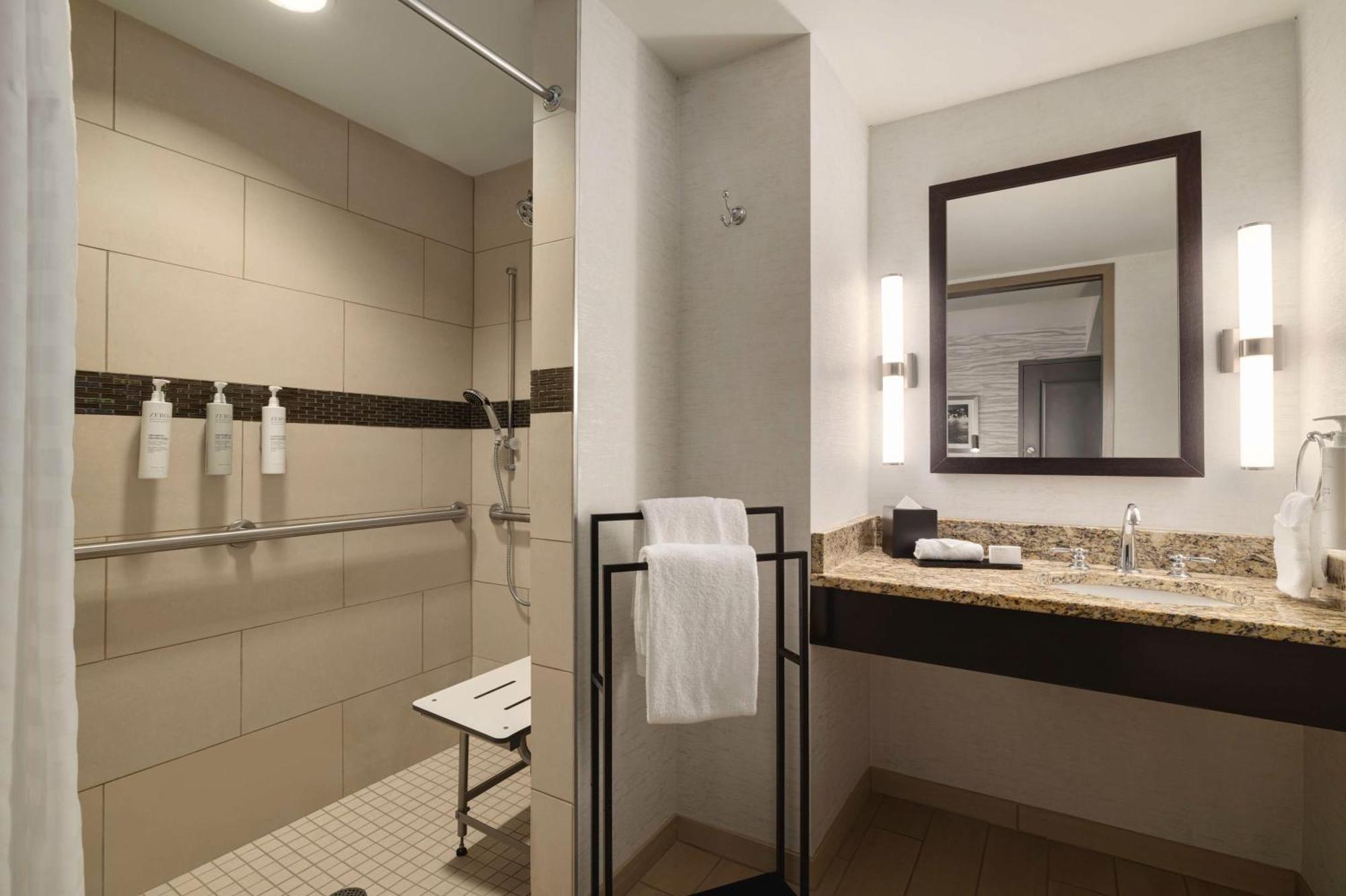Embassy Suites Chattanooga Hamilton Place Buitenkant foto