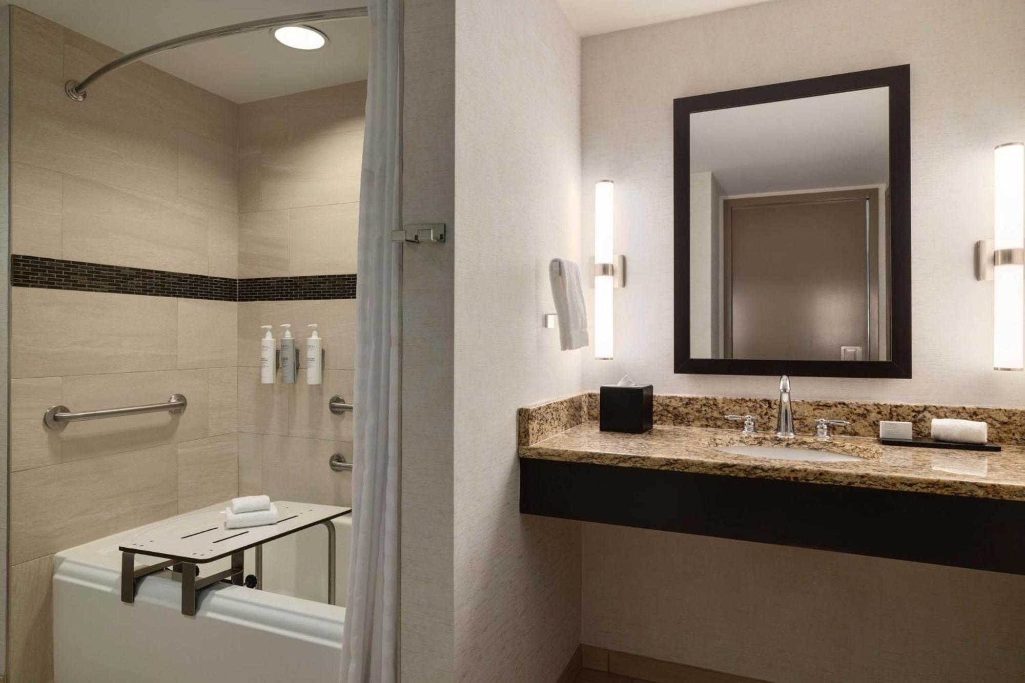 Embassy Suites Chattanooga Hamilton Place Buitenkant foto