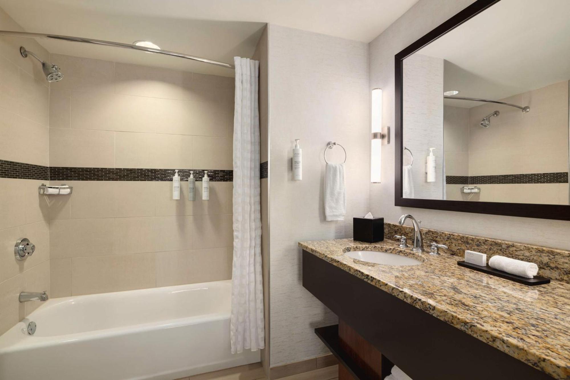 Embassy Suites Chattanooga Hamilton Place Buitenkant foto